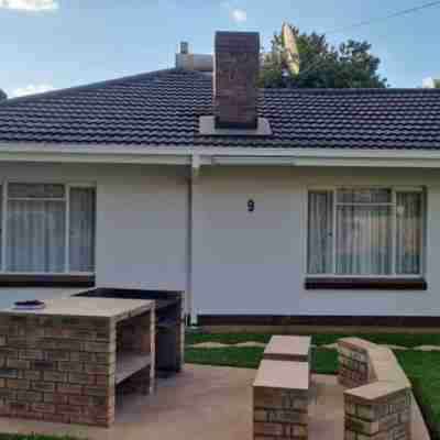 Immaculate 3 Bedroomed Guesthouse in Ilanda - 2041 Hotel Exterior
