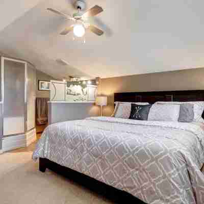 Cozy Condo | Epic Mountain Views | Parking Garage | Central | Air Conditioning Rooms