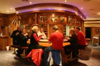 Hotel Tiroler Adler Bed & Breakfast - bar