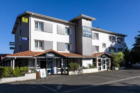 Logis Hôtel le Relais Отели в г. Понтан-Ле-Форж