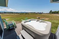 Juan de Fuca Waterfront Hotel & Cottages - Hot Tub