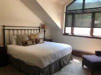 Luxurious 1Br+Loft - Ski-in/Ski-Out Access to Beaver Creek 1 Bedroom Condo by RedAwning - 3-Star