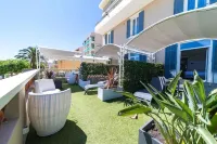 Hôtel le Rabelais Hotels in Le Lavandou