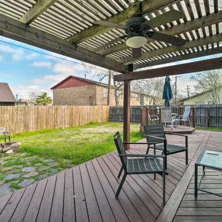 Bright College Station Abode: 3 Mi to Kyle Field