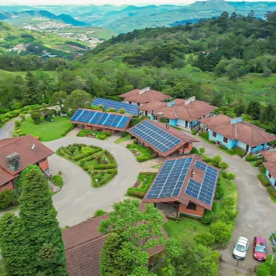 班加羅斯達塞拉酒店 鄰近Serra Park - Centro de feiras e eventos的酒店