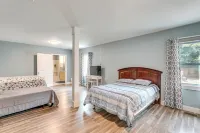 Walterboro House w/ Office Near Wildlife Center - 2-Star