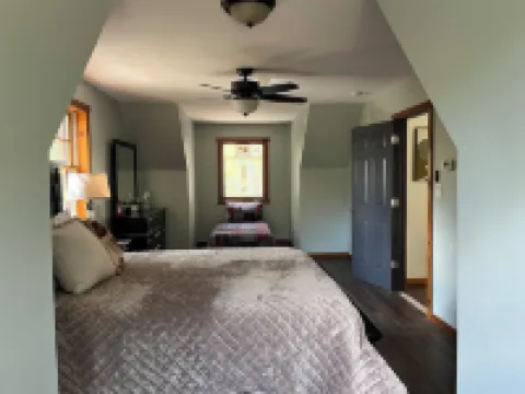 New Adirondack spacious cabin in the Lake George and Gore Mountain Area