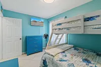 2BR Retreat with Pool, Near Beach and The Hangout -  Appartamenti vacanze