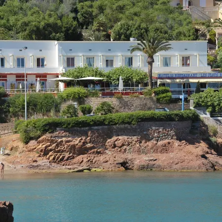 Hôtel et Appart Hôtel les Flots Bleus
