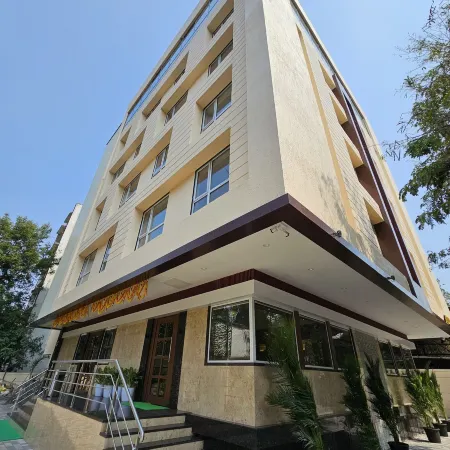 Hotel Golden Nest Thane