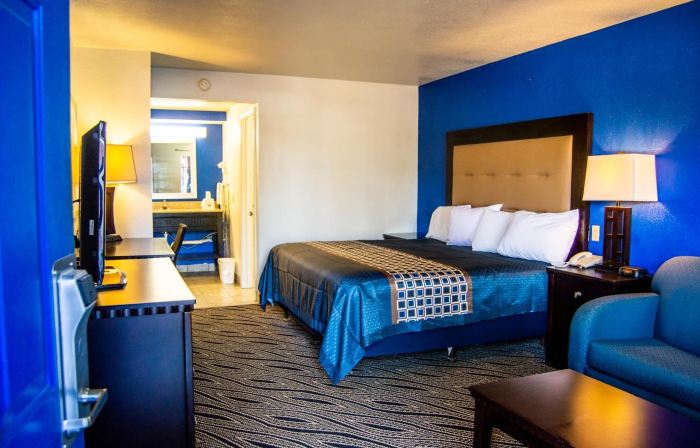 Blue Jay Inn & Suites
