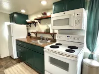 The Cozy Cottage on The River