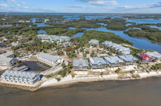 Beach and Pool Access at Condo on Cedar Key!