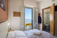 Amadei Hotel Figaro & Apartments Отели в г. 