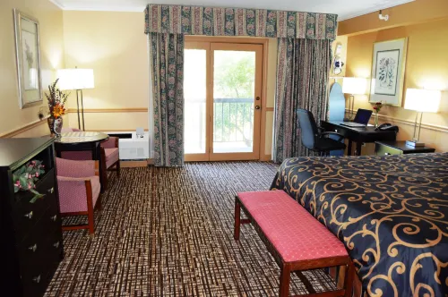 Hollow Inn and Motel