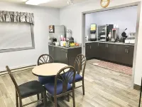 Baymont by Wyndham Marinette - breakfast