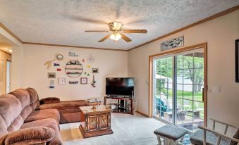 Lyndonville Home w/ Fire Pit, Screened Patio & A/C