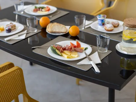 Hotel D-Elegant Отели в г. Орашац