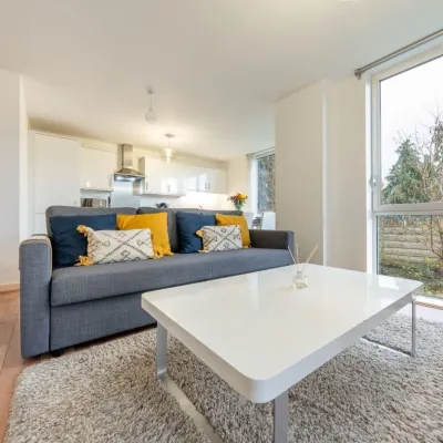 2 Bed-Sleeps 6-Free Parking-Gym-Terrace