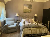 Abbey House Inn Hotels in Winters