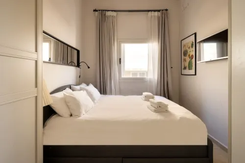 Bauhaus Artistic Haven with Mamad