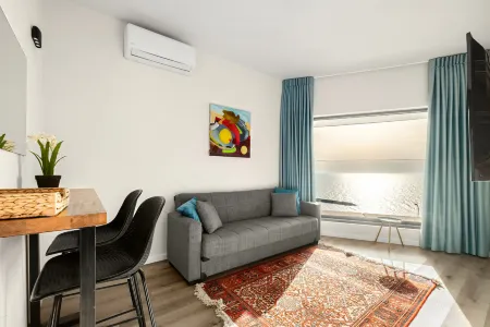 Netanya Beach & Pool Elegant Stay