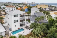 Modern 5bdr w/ Private Pool, 2 min Walk to the Beach! Montoute by Avantstay