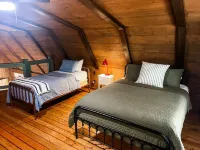 Cozy Cabin with Beautiful Sunsets. Less Than Hour to 5 State Parks. King Bed.