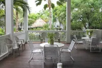 Coral Villa by AvantStay Close 2 DT Key West Shared Pool & Patio!