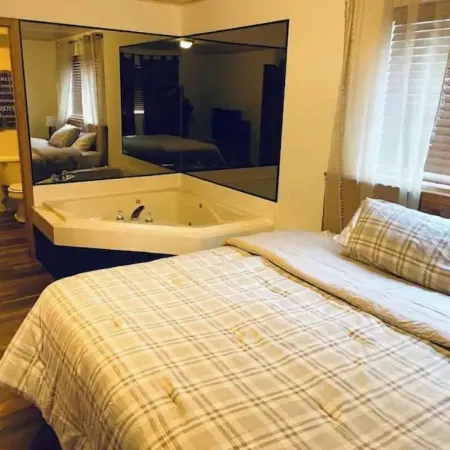 Waters Edge Condo -2 bed 2 bath