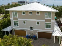 No Bunks-King Beds, Private Pool & Beach Access, TVs in Bedrooms