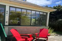 Historic Charm- 4 bedroom house in wonderful Fortuna with hot tub Hotels in Fortuna