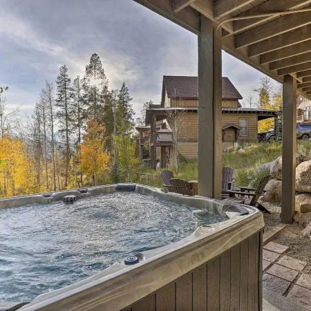 Winter Park Area Cabin, Hot Tub and Mountain Views!
