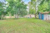 Gulfport Home w/ Fire Pit: RV/Trailer Parking