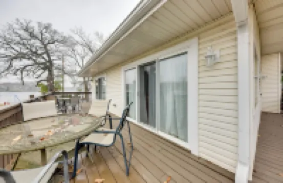 Salem Vacation Home w/ Dock: Steps to Paddock Lake Hotels in Twin Lakes