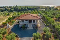 Villa George by RentalsPro Services - Nea Potidea Halkidiki Hotels near Flogita Beach Square