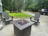 Cozy Long Pond Cottage: private mooring & shared dock فنادق في Rome