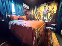 Walk Everywhere • Luxe Downtown Saugatuck Condo• W/Fireplace &Private Patio