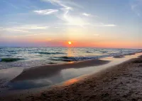 Tranquil 3-bedroom home in Good Hart- Near Lake MI and 119 فنادق في Readmond Township