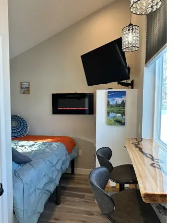 Talkeetna Tiny House Cabin Aspen Fire-pit/ski/bike/multi-use trails Отели в г. Матануска-Суситна