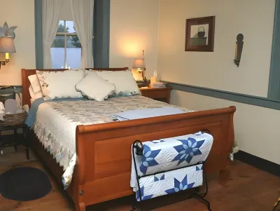 Brownstone Colonial Inn