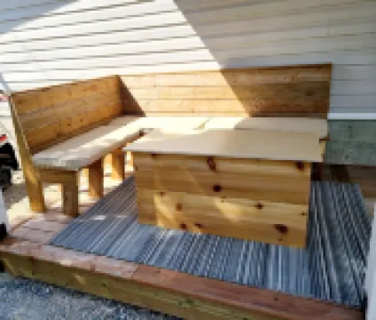 Bright Two Bedroom Suite with Private Entrance and Deck Near Downtown Golden