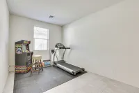 7 Mi to State Farm Stadium Pet-Friendly Retreat! - 3-نجوم