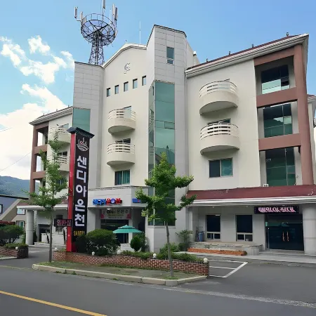 Ulsan Yeongnam Alps Sandia Oncheon