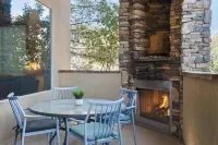 Sierra Sky Patio w/ Fireplace - Haustierfreundliche