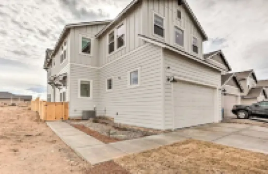 New house in Redmond, 15 minutes to Airport and Smith Rock