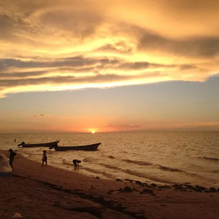 Beach front house for the whole family to enjoy at the safest place of Mexico !