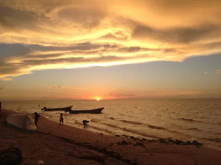 Beach front house for the whole family to enjoy at the safest place of Mexico !