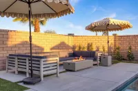 Desert Eden by Avantstay 6Br w/ Ensuite Backyard Oasis w/ Pool & Hot Tub!