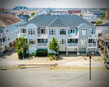 Beautiful condo in prime location! 2 blocks from boardwalk & convention center. Отели рядом с достопримечательностью «Wildwood Boardwalk»